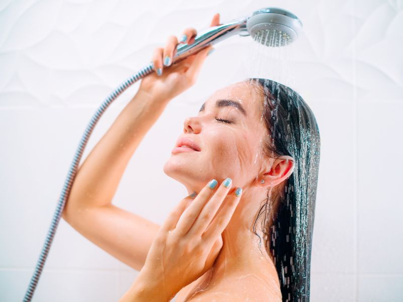 Some notices when showering with clip-ins 