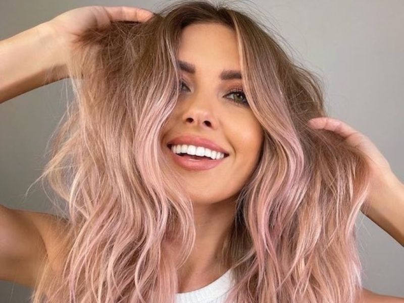 Pastel highlights have never been out of trend