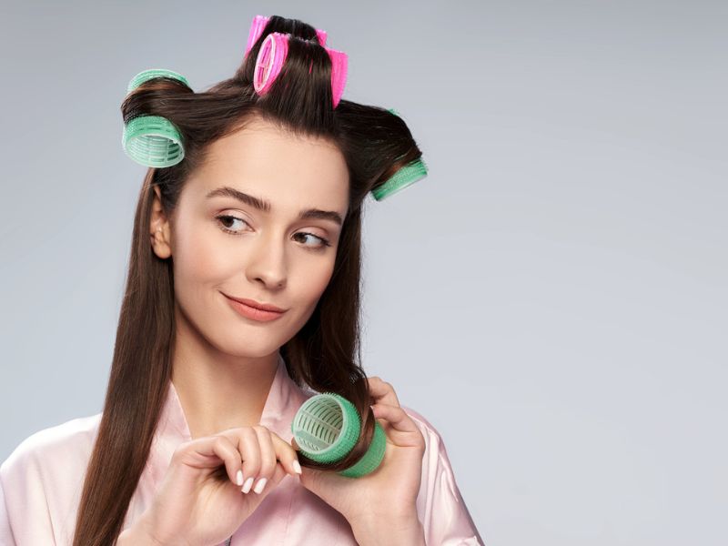 Make Hair Wavy By Using Hair Rollers