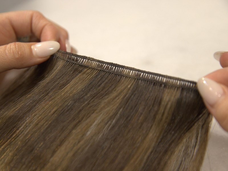 Hand-tied weft brings a natural-looking and comfortable