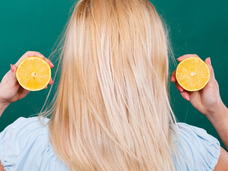 Lighten your hair naturally with lemon