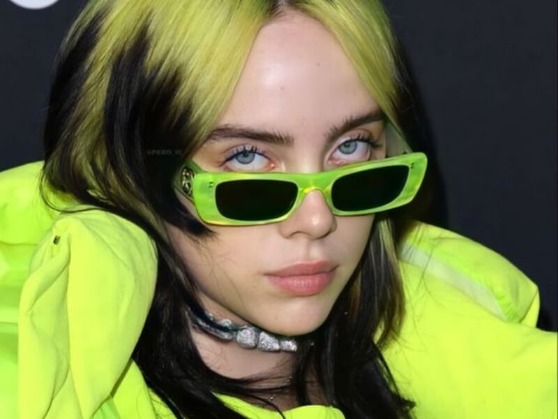 Billie Eilish hairstyles: Vibrant green