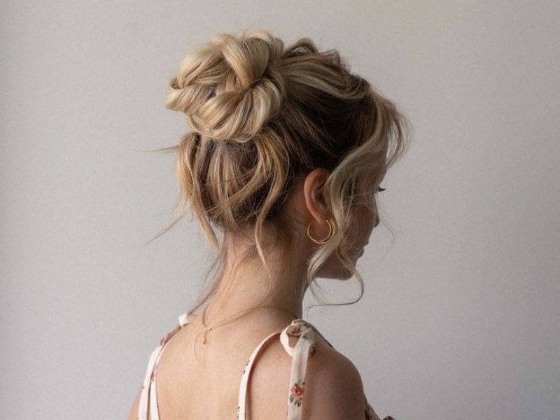 Messy Bun is ideal for a casual outing or a quick fix